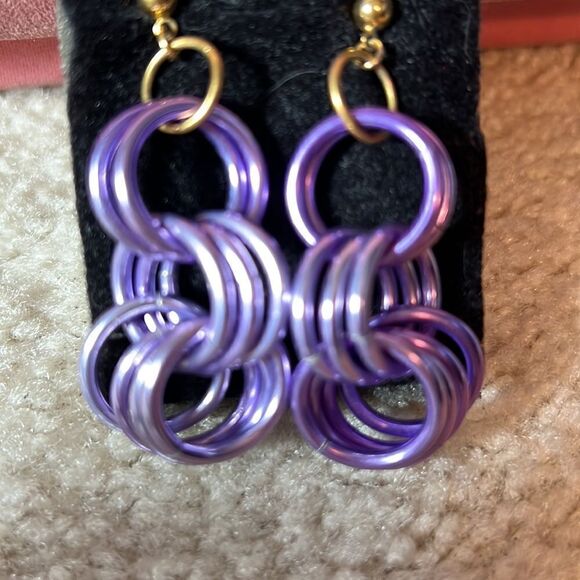 Metal circle earrings. - Picture 2 of 3